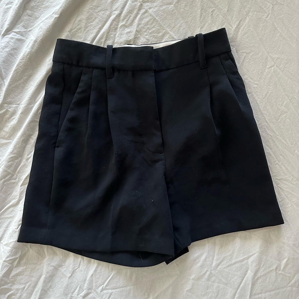 Aritzia Effortless Shorts